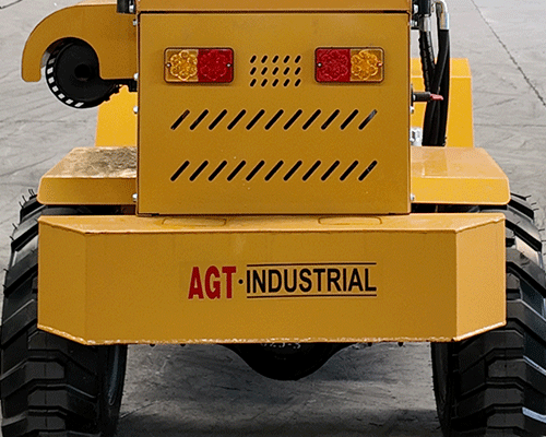 Компактный шарнирно-сочлененный погрузчик