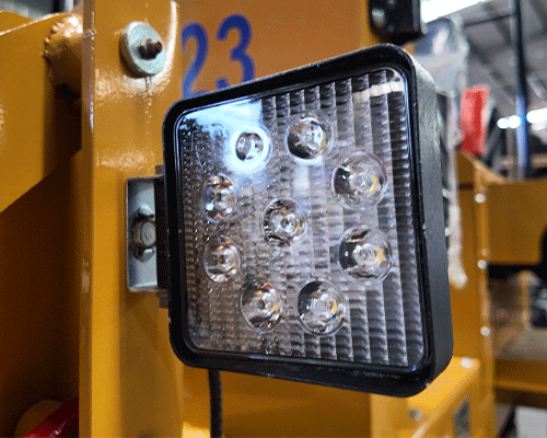 Компактный шарнирно-сочлененный погрузчик