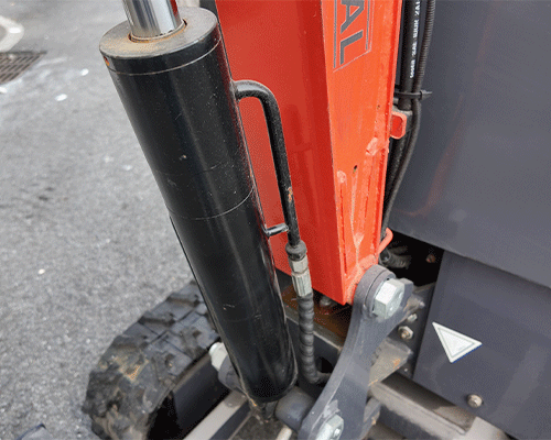 Экскаватор грузоподъемностью 1,3 тонны